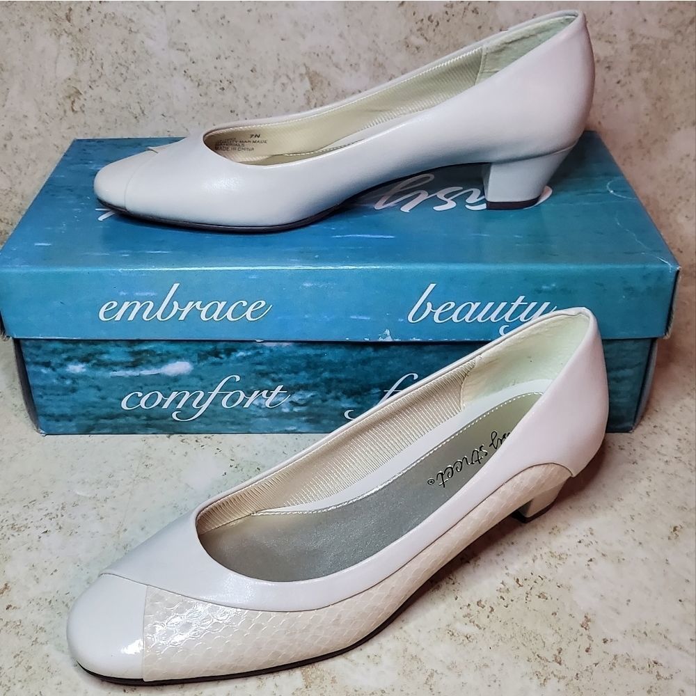 Easy Street Melt Bone Snake Patent Leather Heels